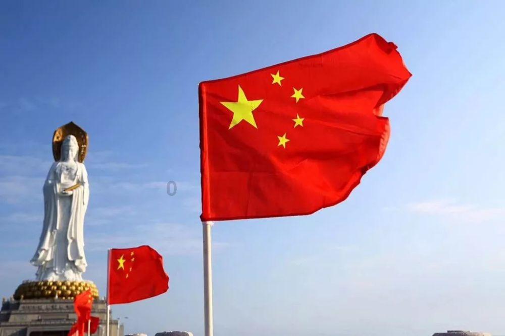 上牌仅三天，比亚迪汉刚上路就自燃，周边的车辆是否受到了波及？游戏画面